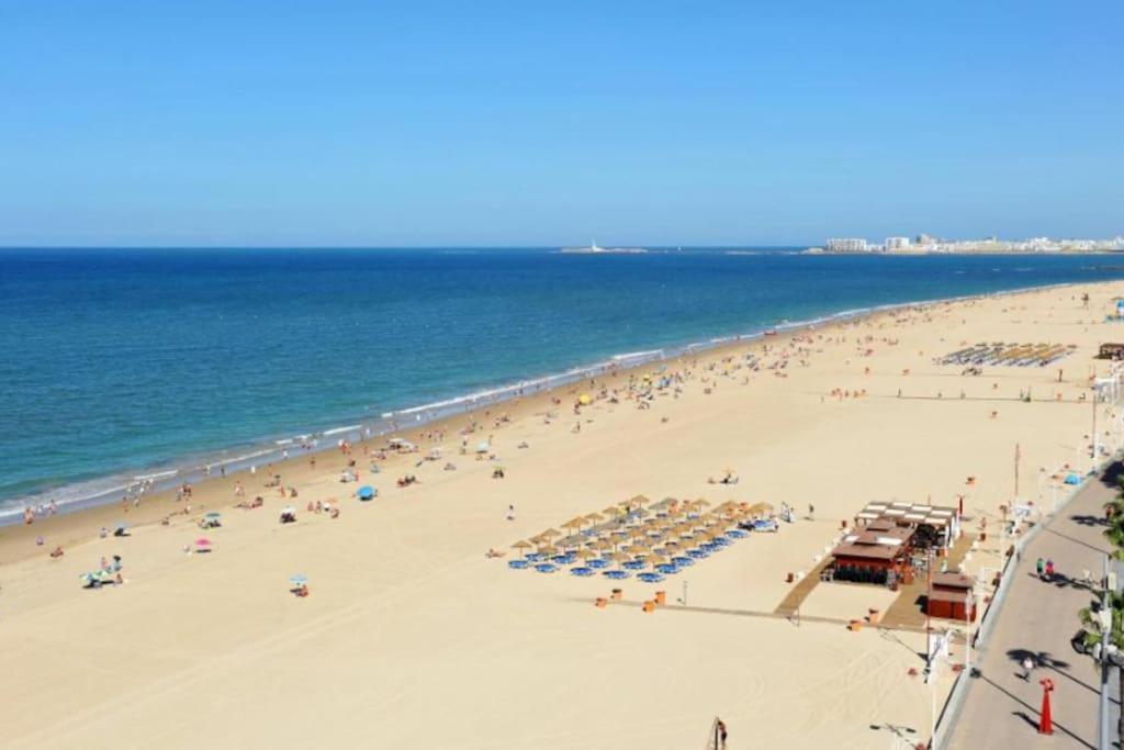Apartamento Candari Playa En Кадис Екстериор снимка