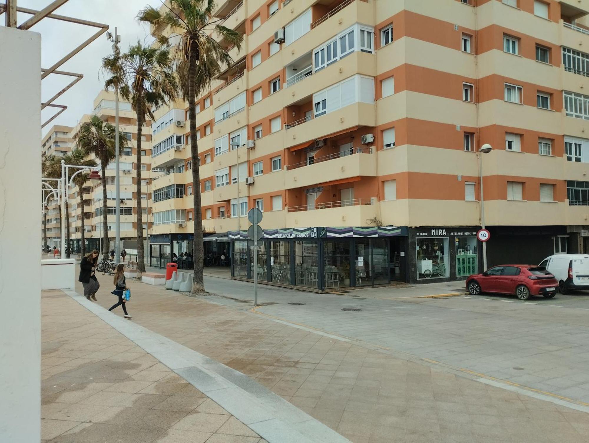 Apartamento Candari Playa En Кадис Екстериор снимка